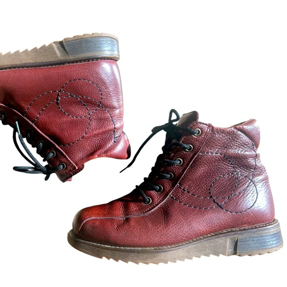 Sauté-Mouton lined boots size 37 (6.5) beautiful details in great used condition - Picture 1 of 12